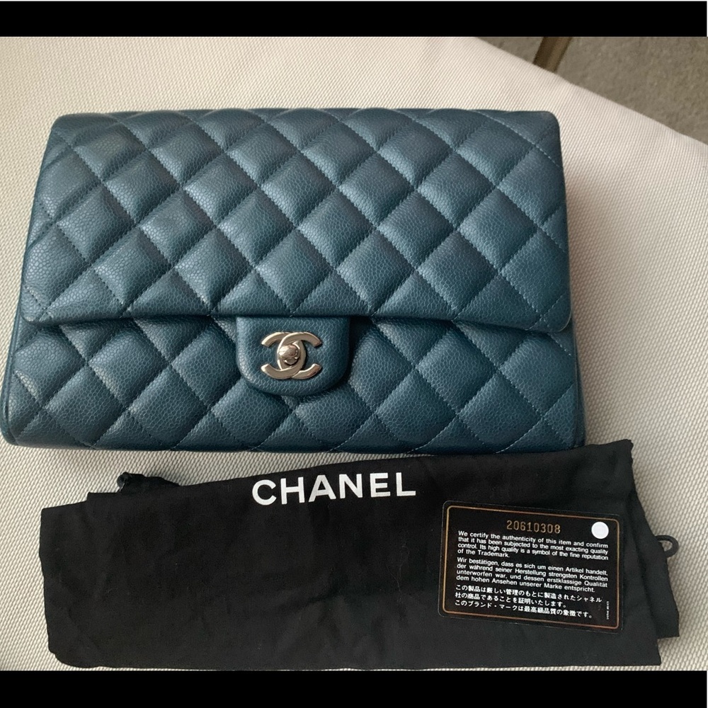 Chanel classic clutch with chain